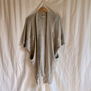Babaton Aritzia Silk and Cashmere Short Sleeve Cocoon Ling Cardigan with Pockets